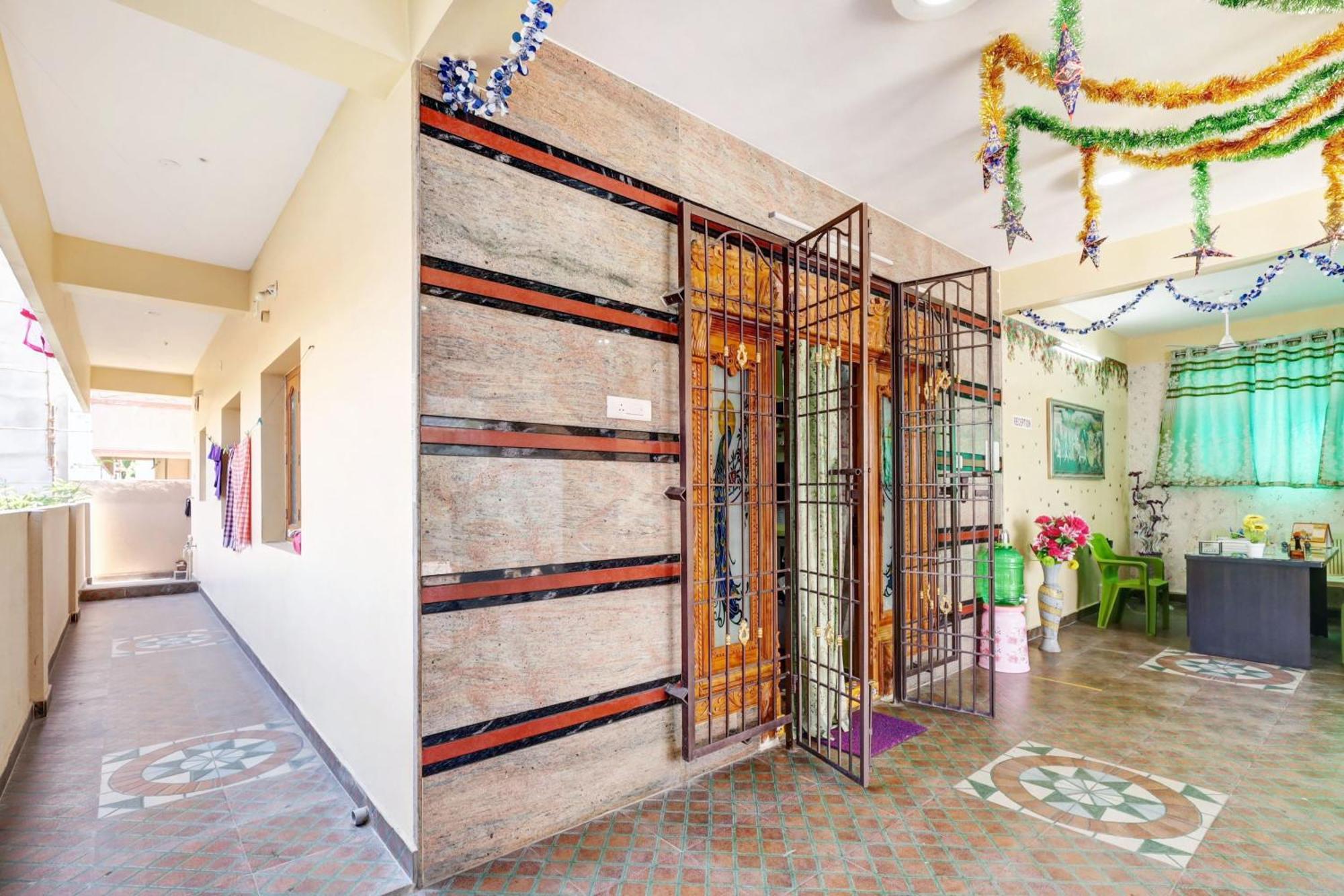 Sri Sakthi Home Stay - Beyond The Expectations- 10 To 15 Minutes Drive From Railway Station And Bus Station Tirupati Exterior photo